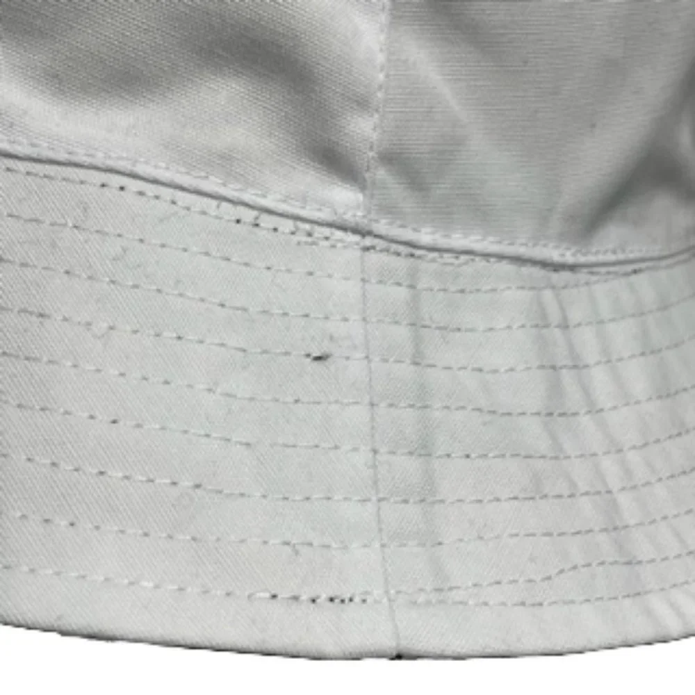 ALICE + OLIVIA Reversible Bucket Hat: Black with Daisy Print And Solid White NWT - Picture 9 of 11